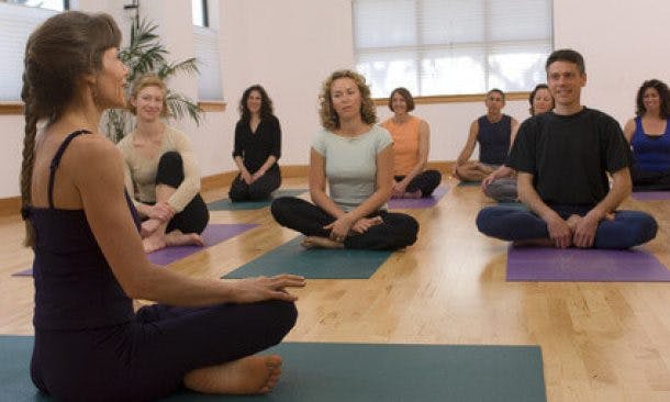 Vorsicht bei Yoga nach Hüft-OP