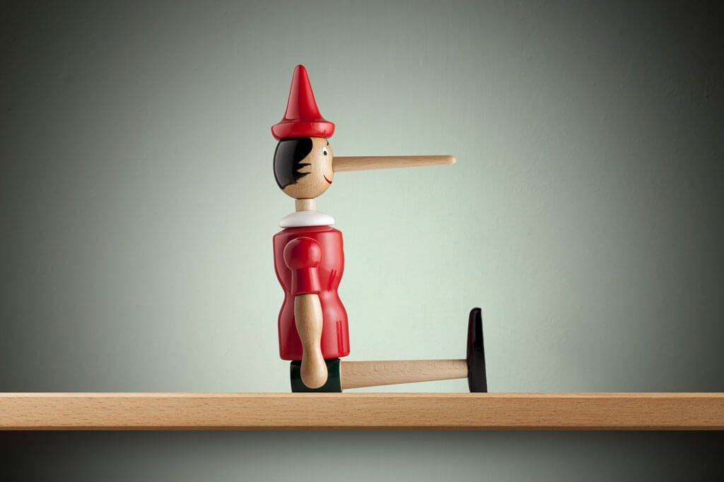 Foto von Pinocchio-Holzfigur
