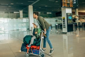 BAG: Arbeitgeber können Urlaub in der Elternzeit kürzen